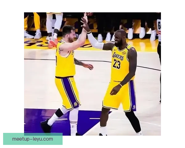 湖人勇士焦点战引爆联盟格局巨星对决再掀季后赛风暴西部排名生变