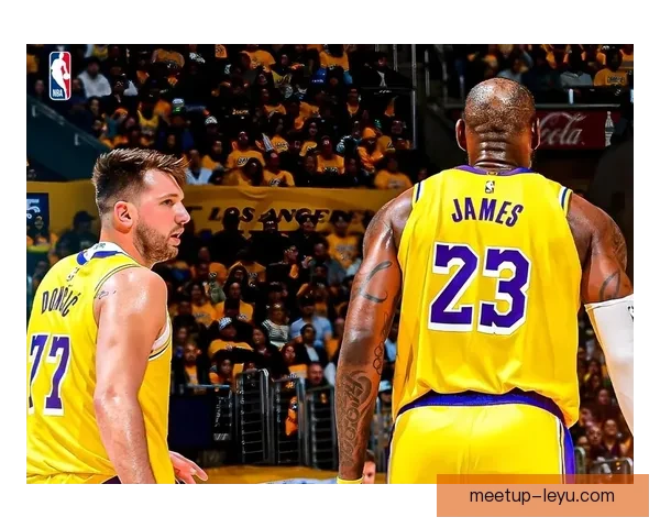 NBA最新动向：詹姆斯复出助湖人击败勇士，东契奇创历史纪录带队大胜