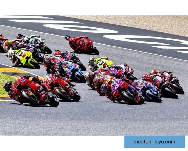 意大利站惊险收官摩托车手争夺积分激烈引发热议