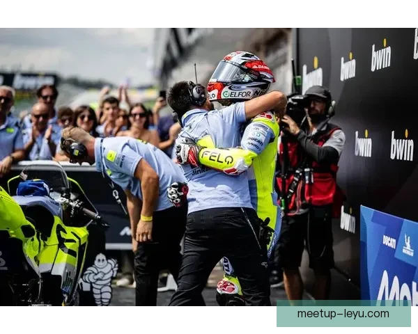 法拉利车手在MotoGP赛季中表现出色引发车迷热议